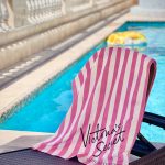 حوله استخری Victoria's Secret