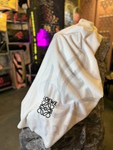 حوله سفید - LOEWE